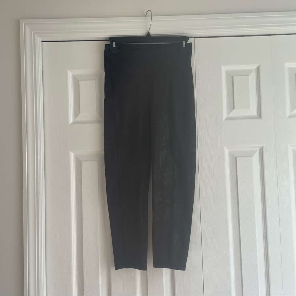 Lilly Pulitzer Luxletic leggings with pockets
